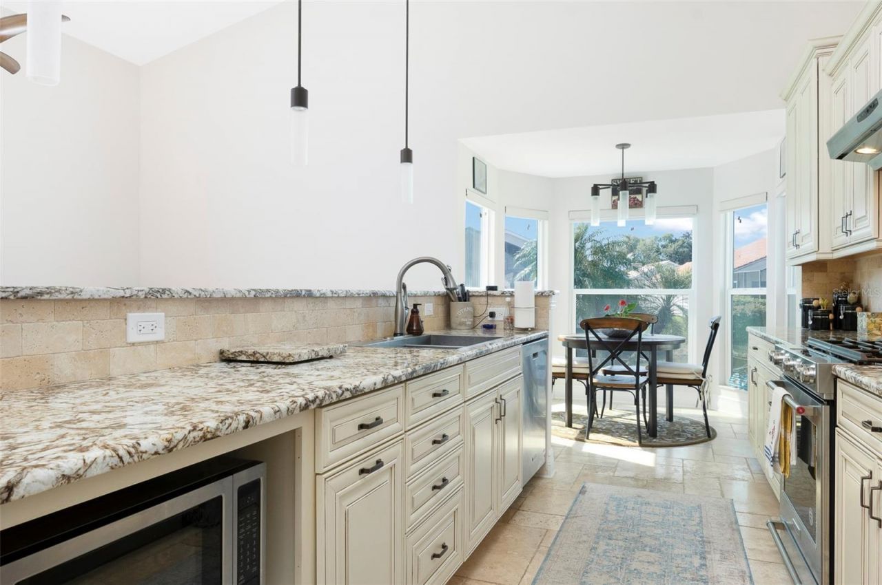 750 White Sand Drive Ne, Saint Petersburg, FL 33703 Photo