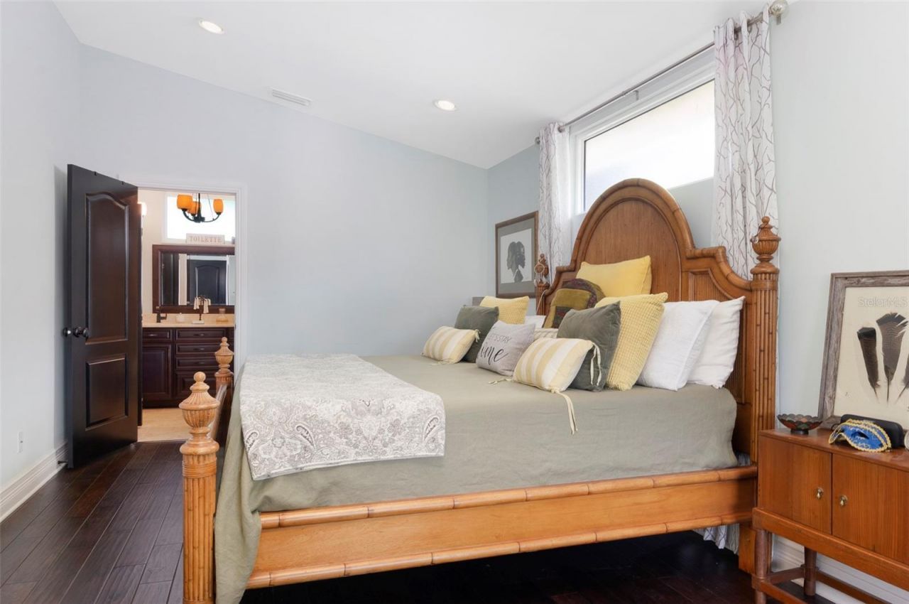 750 White Sand Drive Ne, Saint Petersburg, FL 33703 Photo