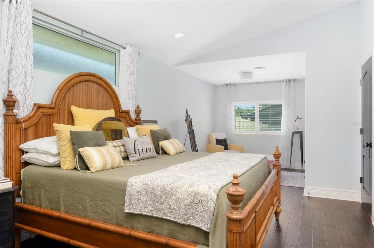 750 White Sand Drive Ne, Saint Petersburg, FL 33703 Photo