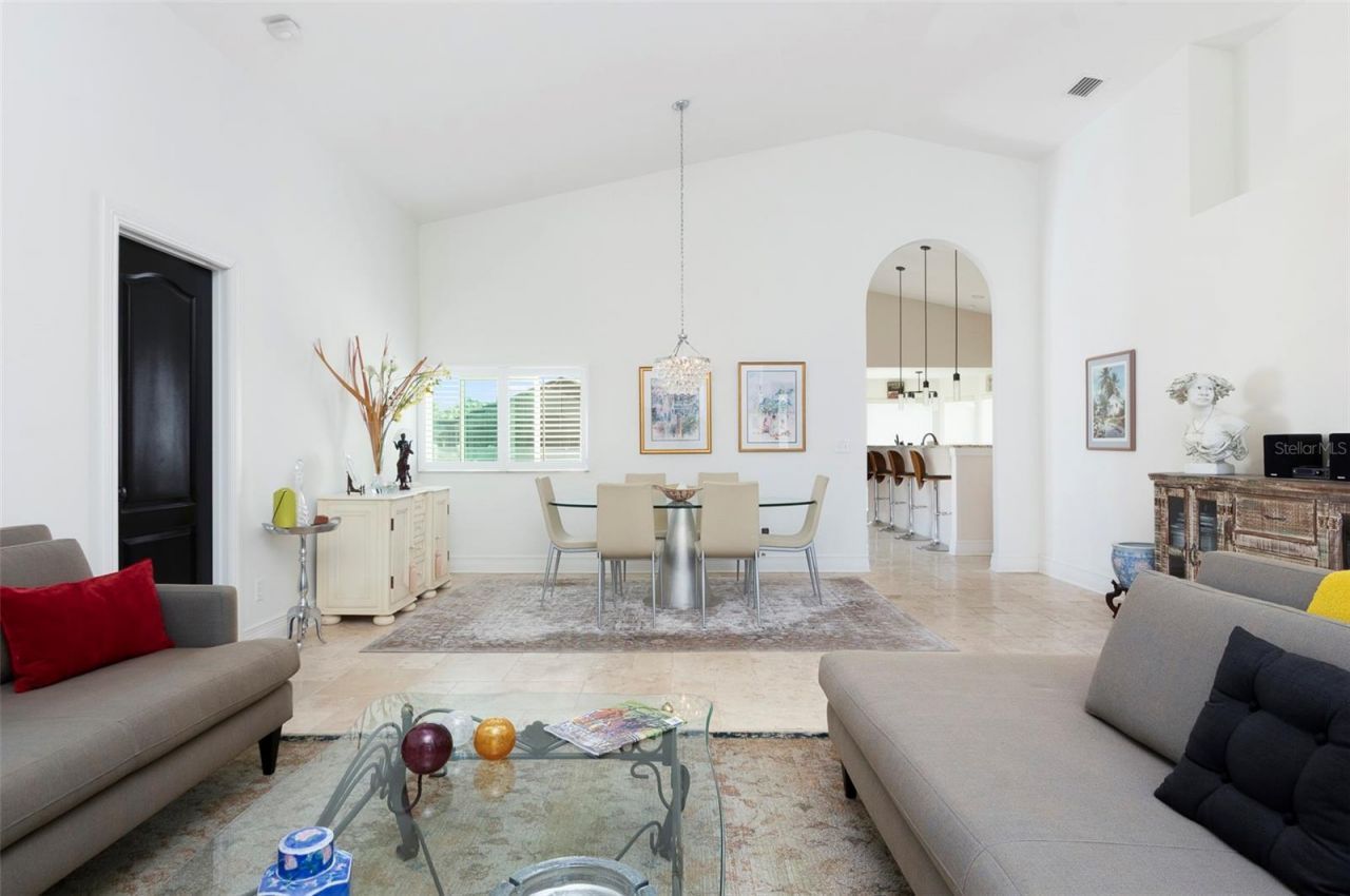 750 White Sand Drive Ne, Saint Petersburg, FL 33703 Photo