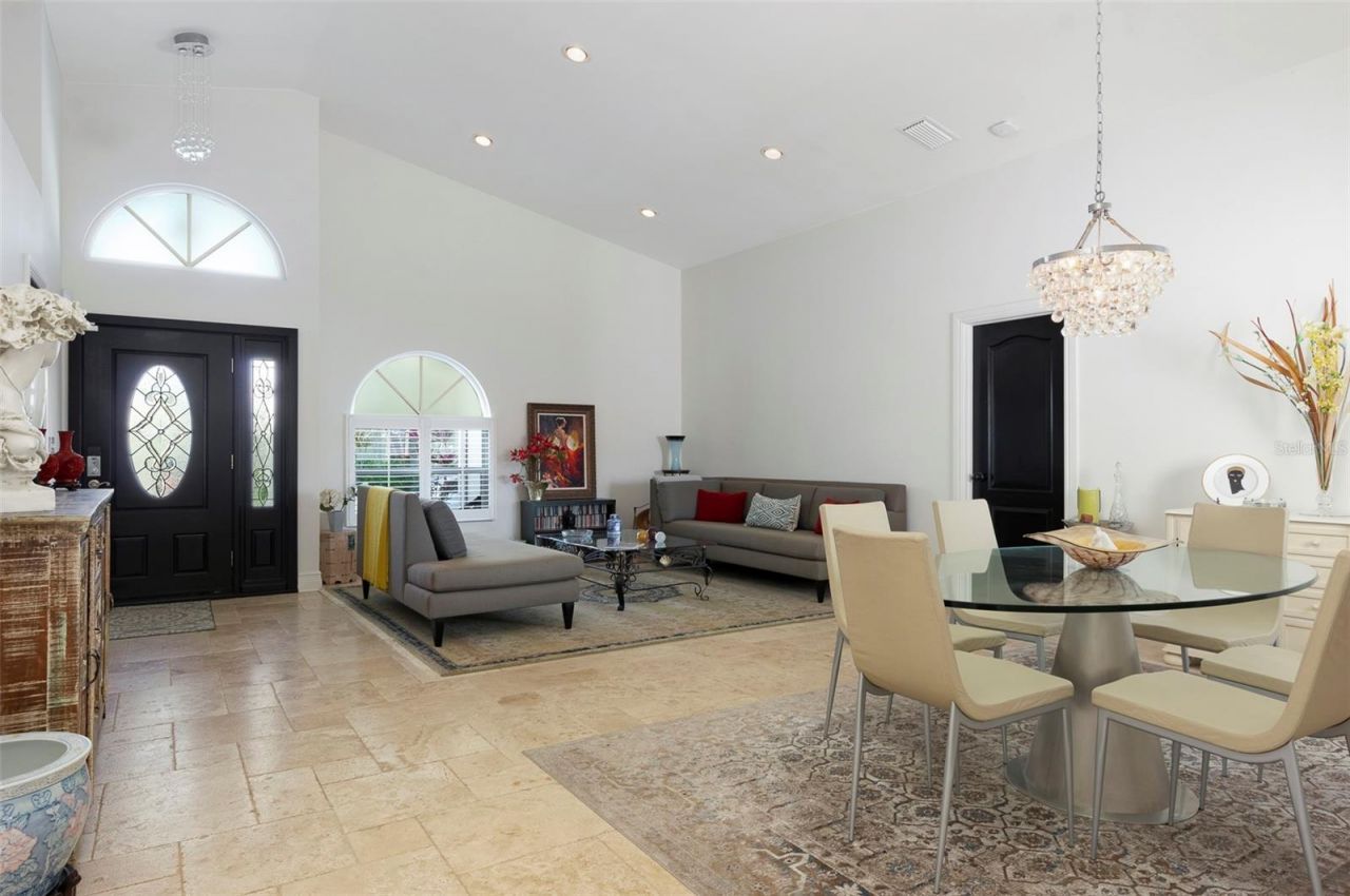 750 White Sand Drive Ne, Saint Petersburg, FL 33703 Photo