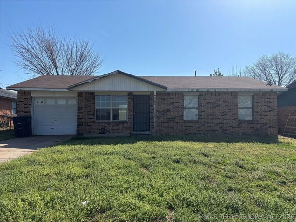 522 Lindenwood Drive , Bartlesville, OK 74003