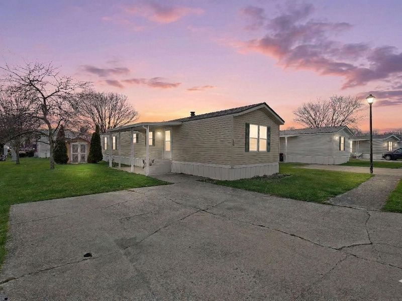 1100 Thornwood Drive SW, Unit Lot 36, Heath, OH 43056 Photo 2