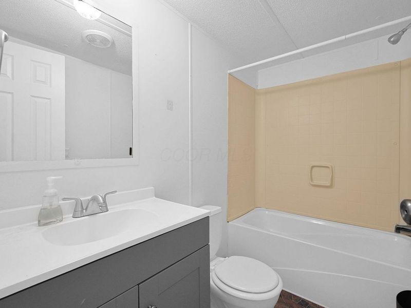 1100 Thornwood Drive SW, Unit Lot 36, Heath, OH 43056 Photo 22