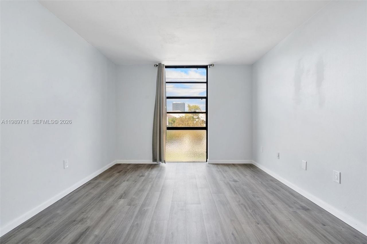 2500 NE 135th St Unit#b206, North Miami, FL 33181 Photo