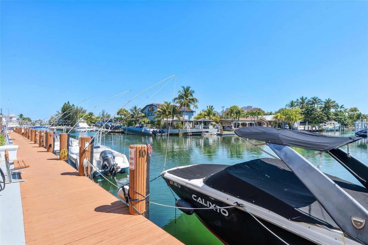 2500 NE 135th St Unit#b206, North Miami, FL 33181 Photo