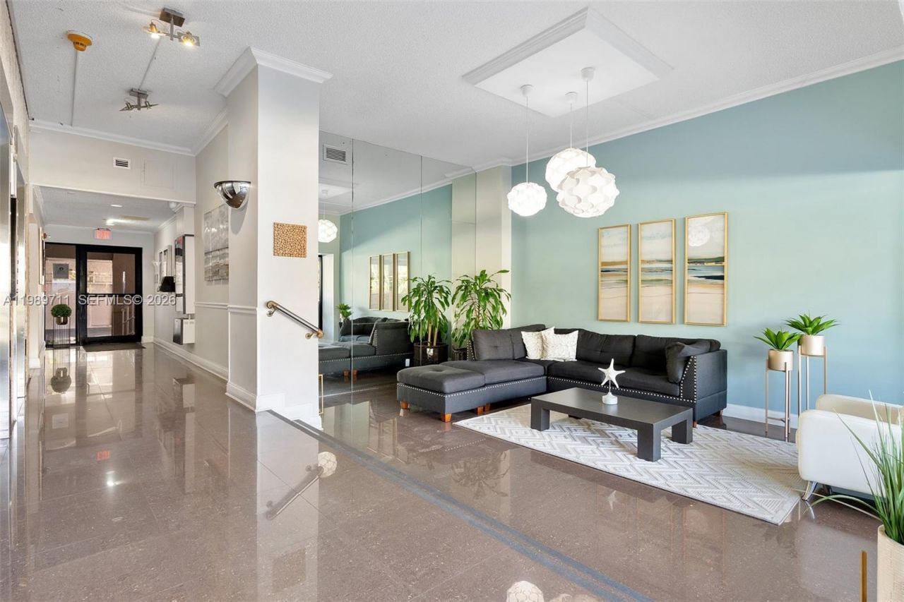 2500 NE 135th St Unit#b206, North Miami, FL 33181 Photo