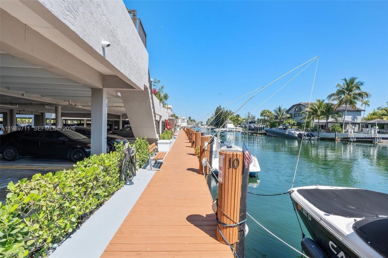 2500 NE 135th St Unit#b206, North Miami, FL 33181 Photo