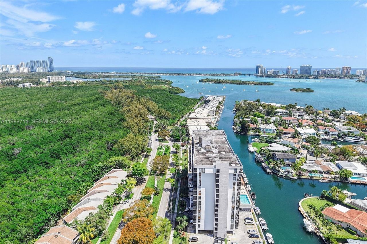 2500 NE 135th St Unit#b206, North Miami, FL 33181 Photo