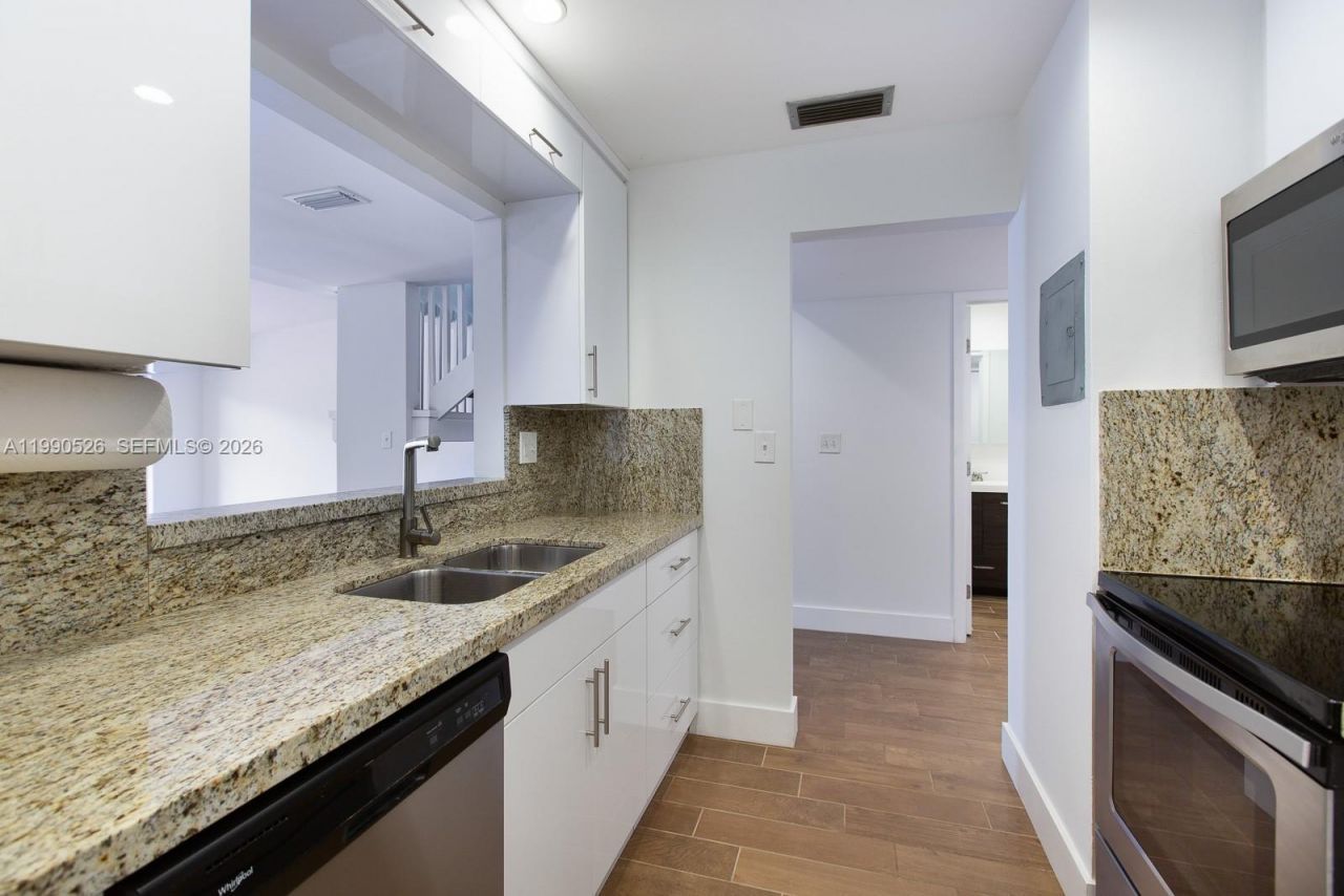 10520 SW 75th Ln , Miami, FL 33173 Photo