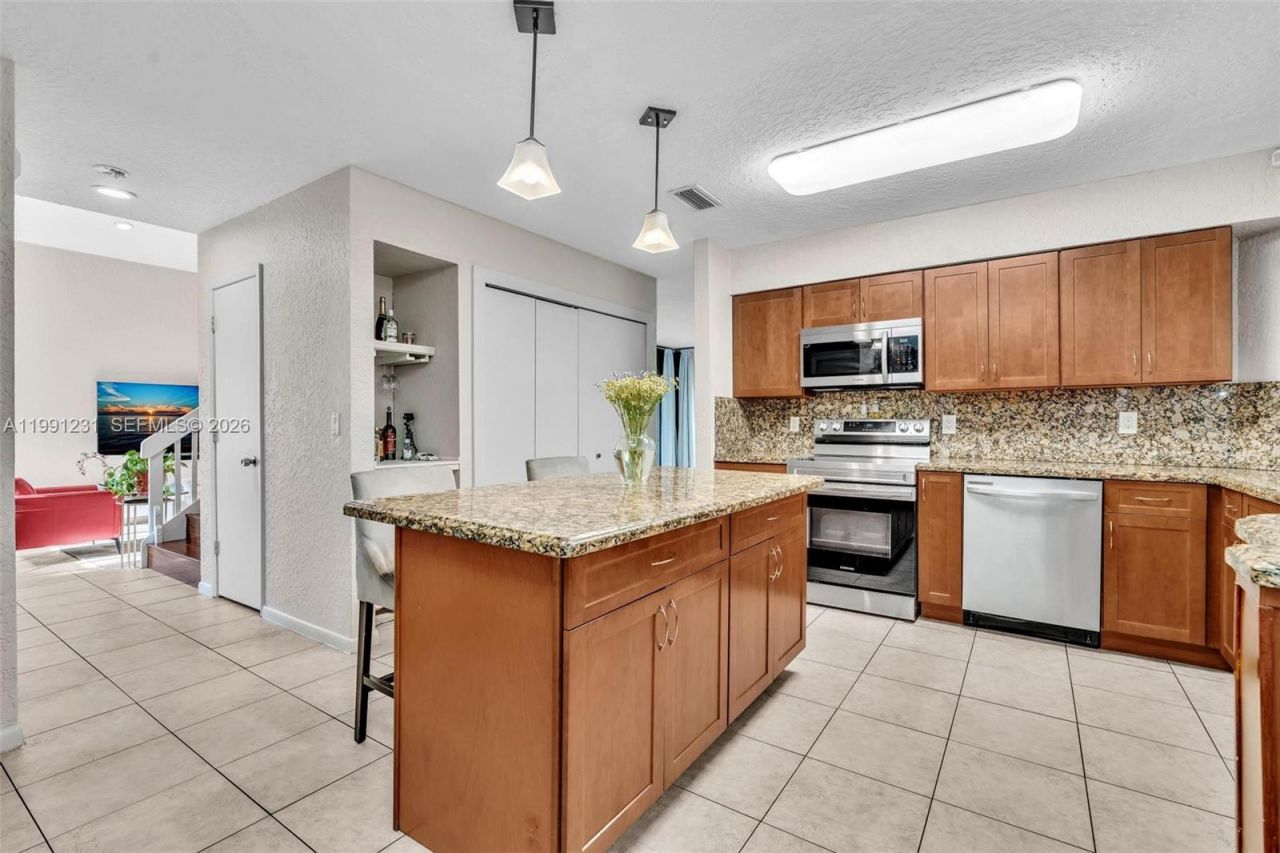 1718 NW 97th Ave , Coral Springs, FL 33071 Photo