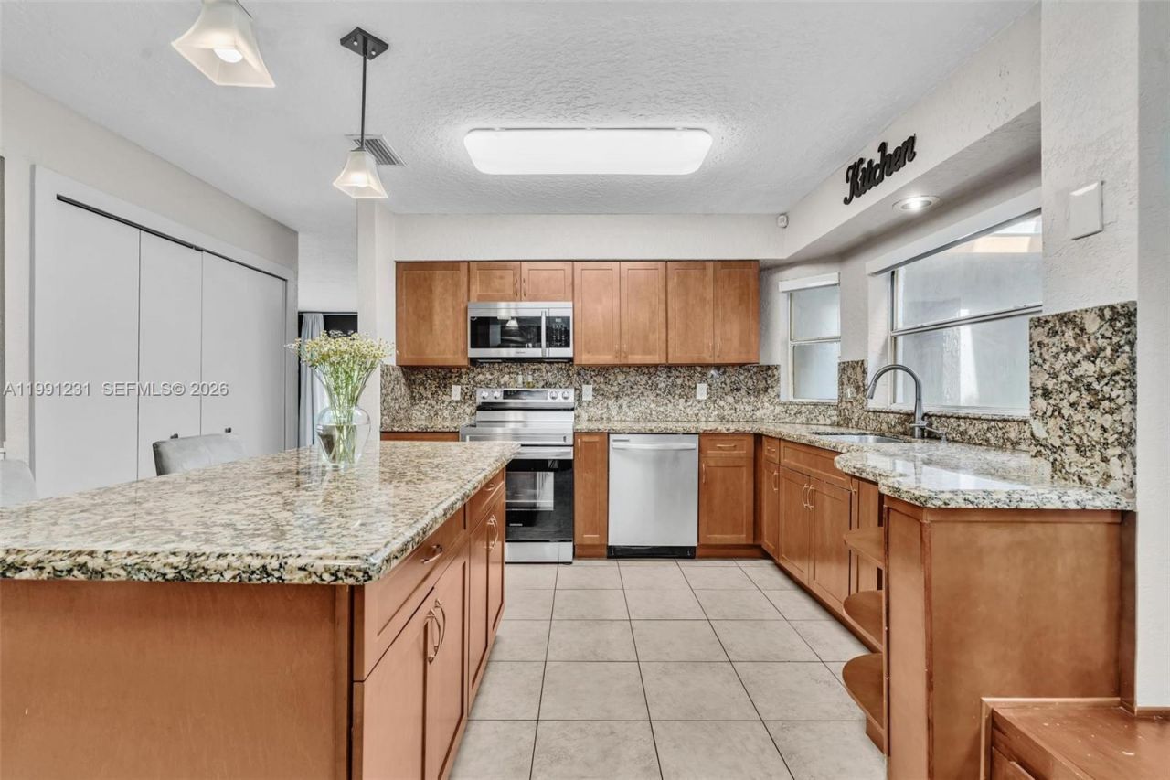 1718 NW 97th Ave , Coral Springs, FL 33071 Photo