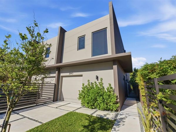 2840 SW 32nd Ct , Miami, FL 33133