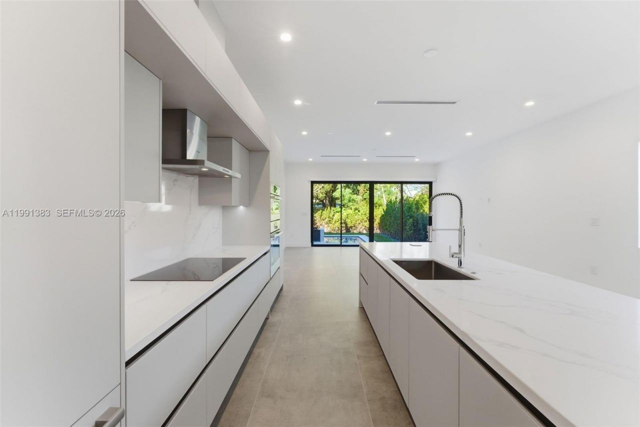 2840 SW 32nd Ct , Miami, FL 33133 Photo