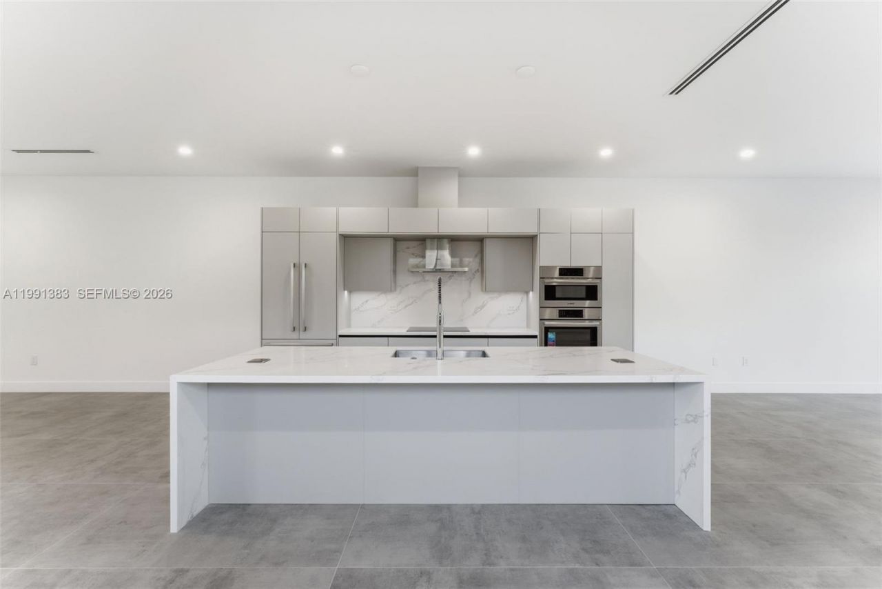 2840 SW 32nd Ct , Miami, FL 33133 Photo