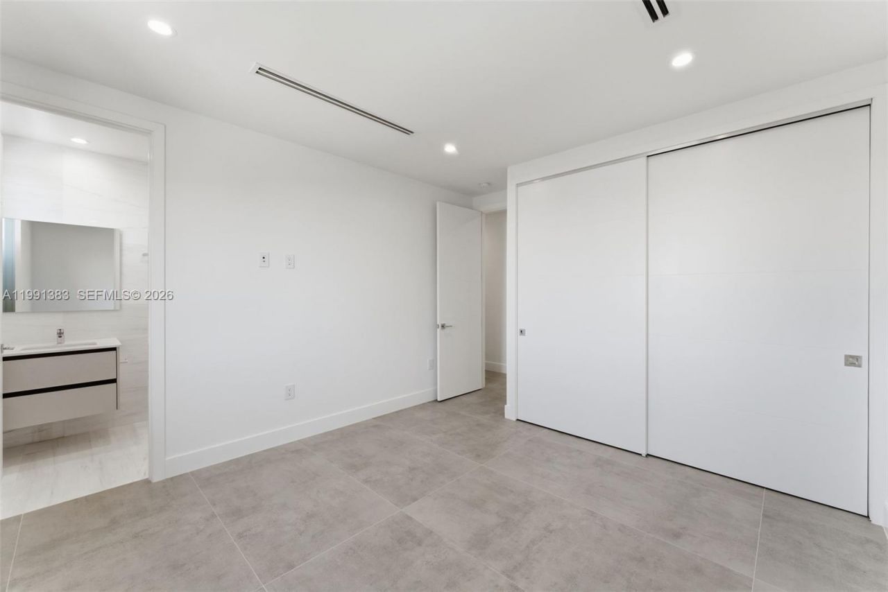 2840 SW 32nd Ct , Miami, FL 33133 Photo