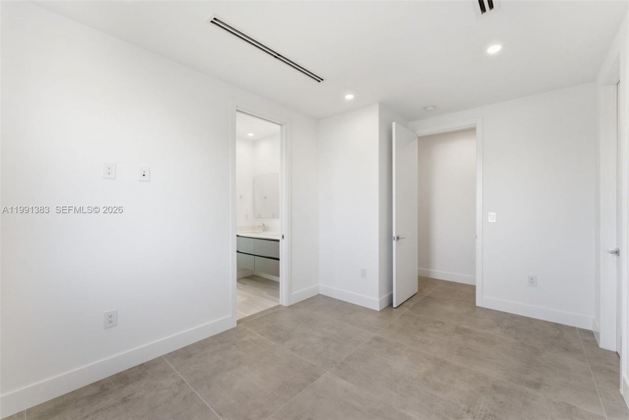 2840 SW 32nd Ct , Miami, FL 33133 Photo