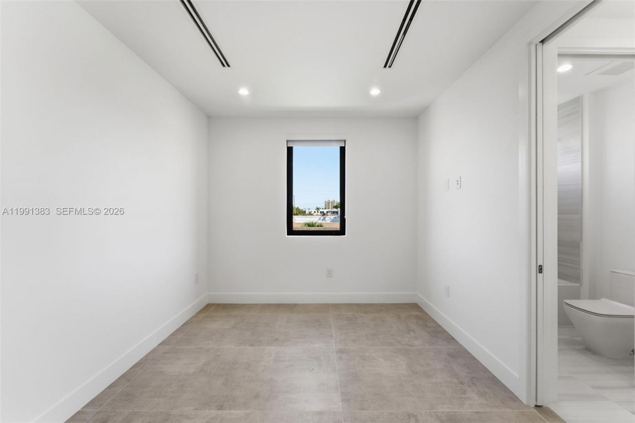 2840 SW 32nd Ct , Miami, FL 33133 Photo