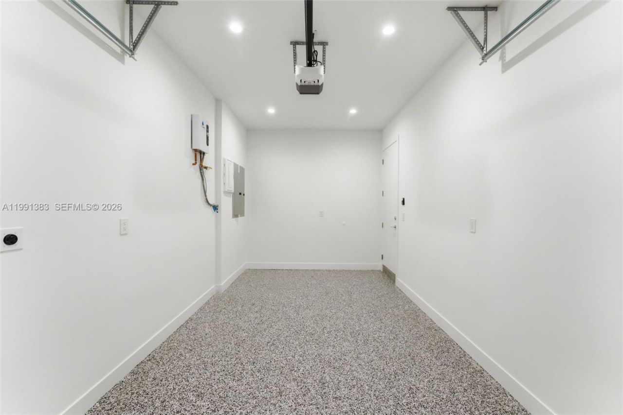 2840 SW 32nd Ct , Miami, FL 33133 Photo