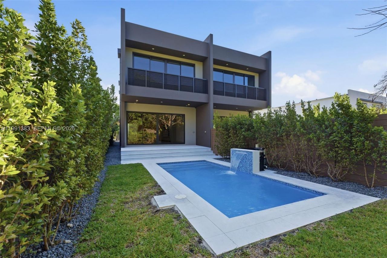 2840 SW 32nd Ct , Miami, FL 33133 Photo