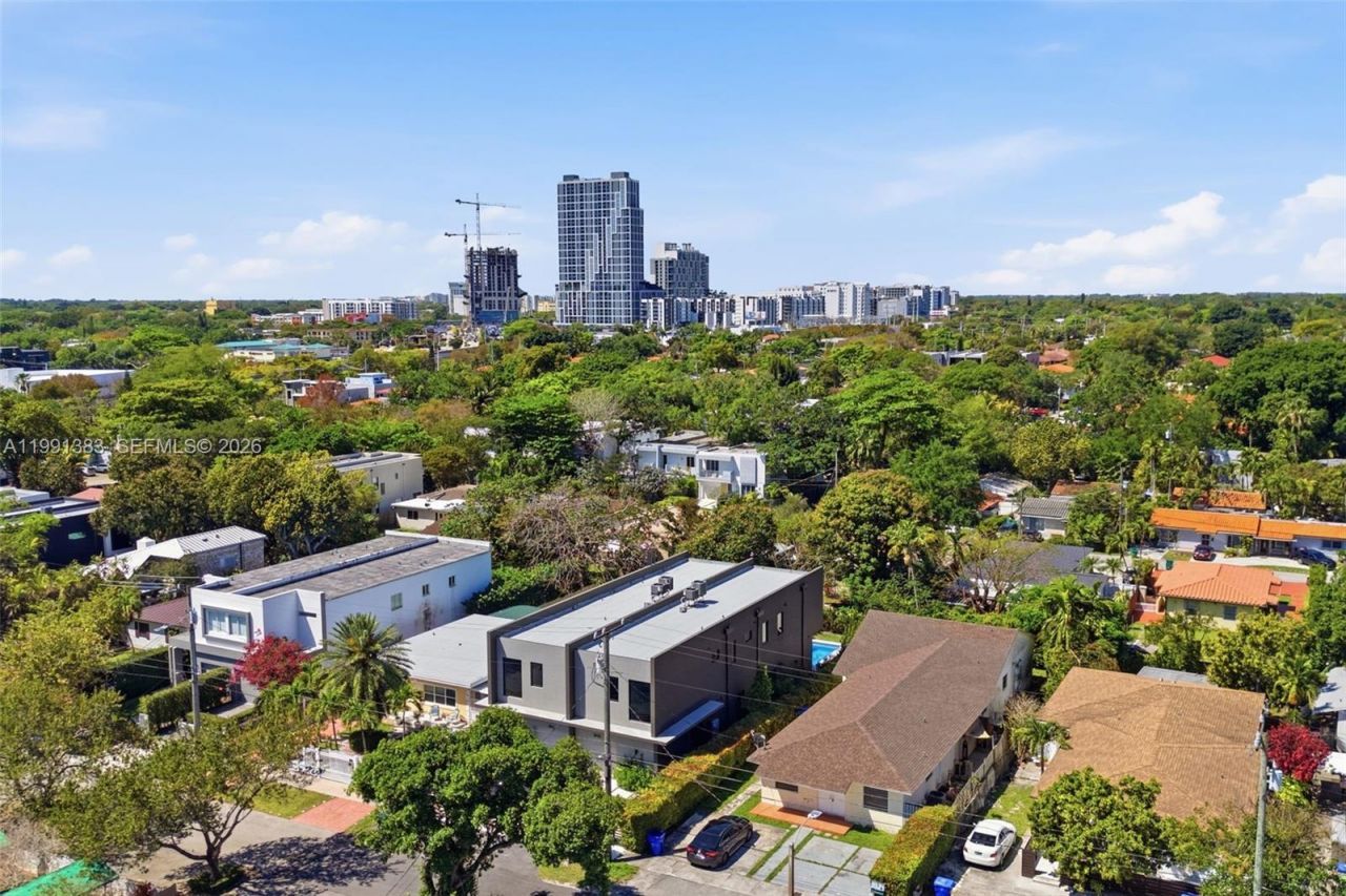 2840 SW 32nd Ct , Miami, FL 33133 Photo