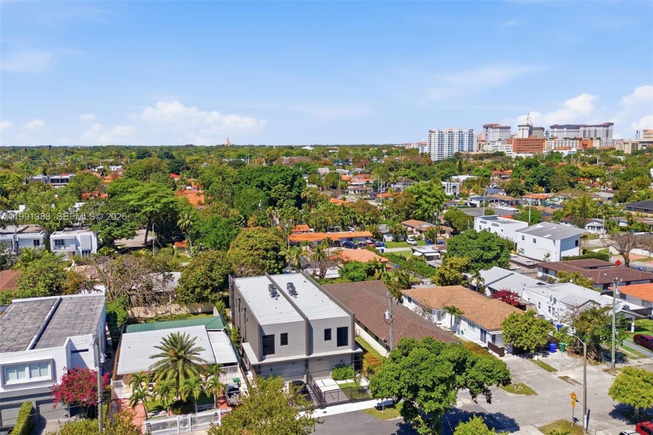 2840 SW 32nd Ct , Miami, FL 33133 Photo