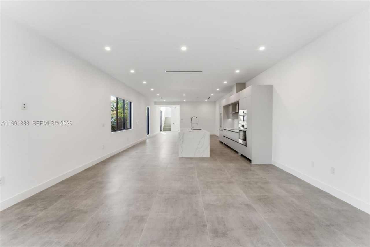 2840 SW 32nd Ct , Miami, FL 33133 Photo