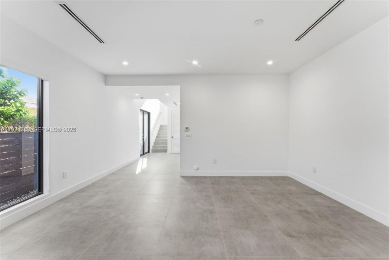 2840 SW 32nd Ct , Miami, FL 33133 Photo