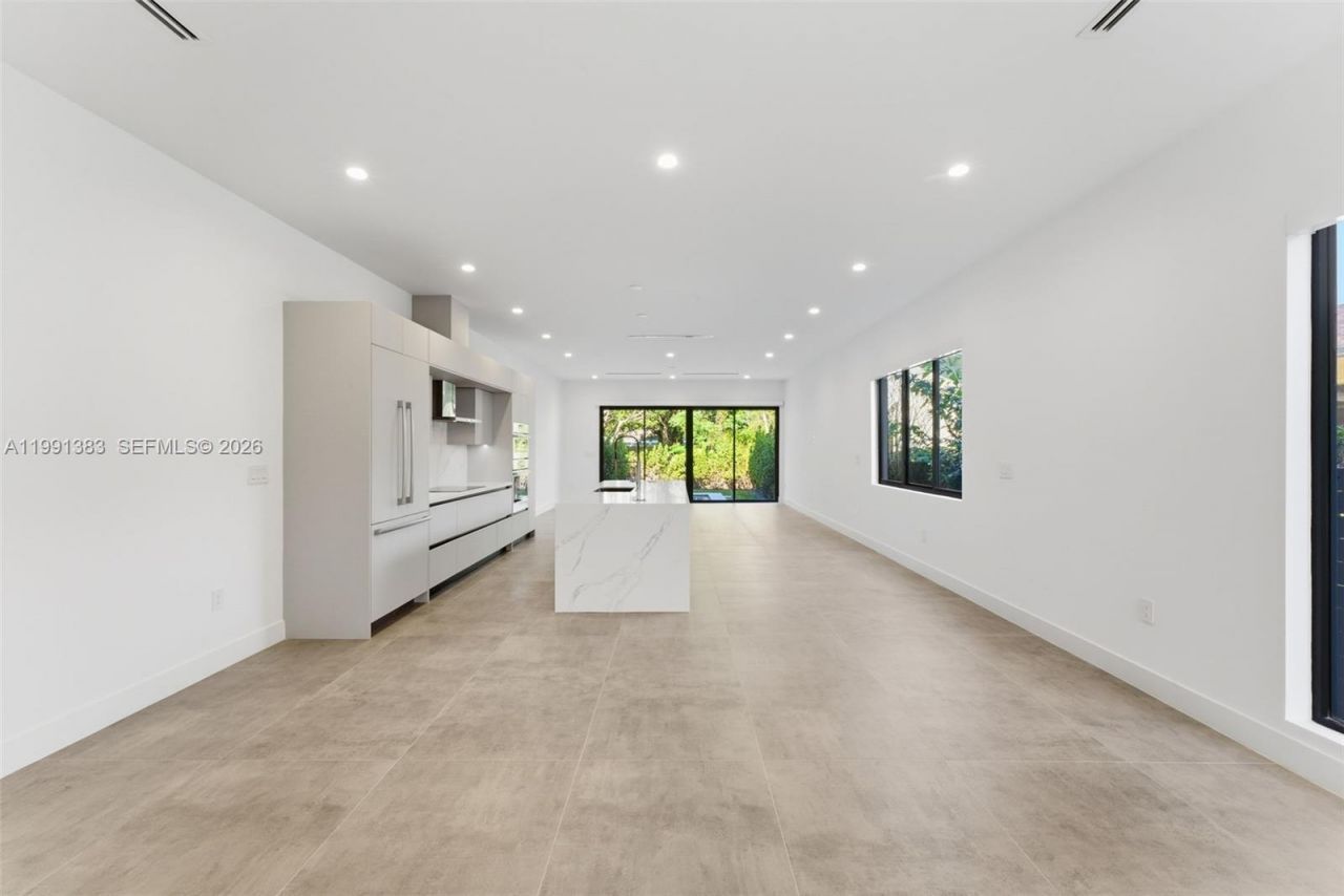 2840 SW 32nd Ct , Miami, FL 33133 Photo