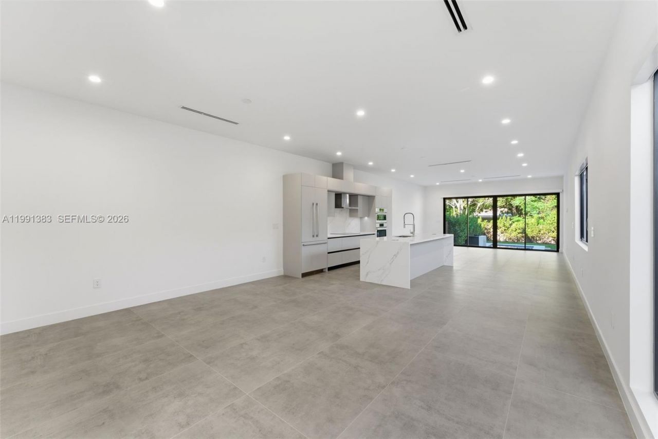 2840 SW 32nd Ct , Miami, FL 33133 Photo