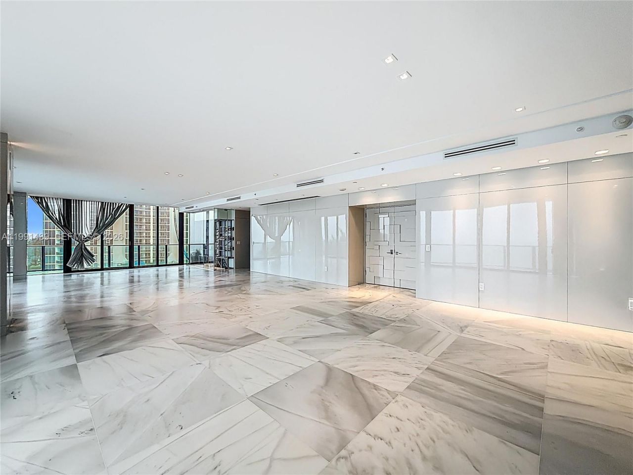 19575 Collins Ave, Unit 5, Sunny Isles Beach, FL 33160 Photo