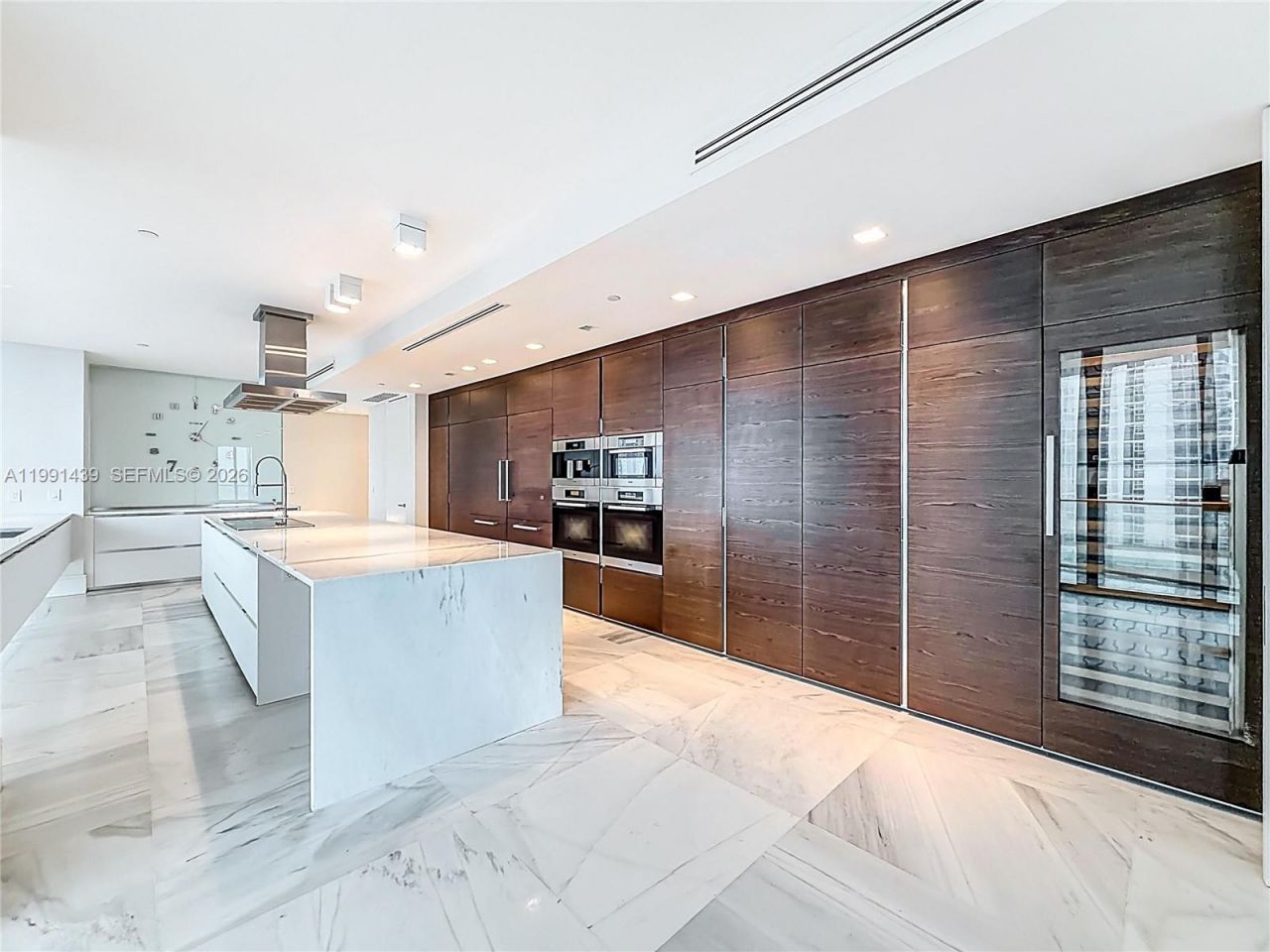 19575 Collins Ave, Unit 5, Sunny Isles Beach, FL 33160 Photo