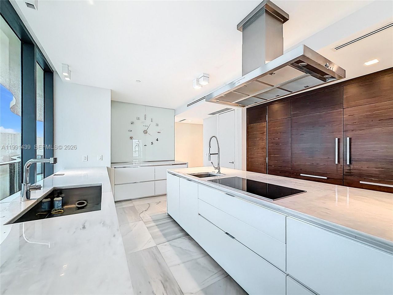 19575 Collins Ave, Unit 5, Sunny Isles Beach, FL 33160 Photo