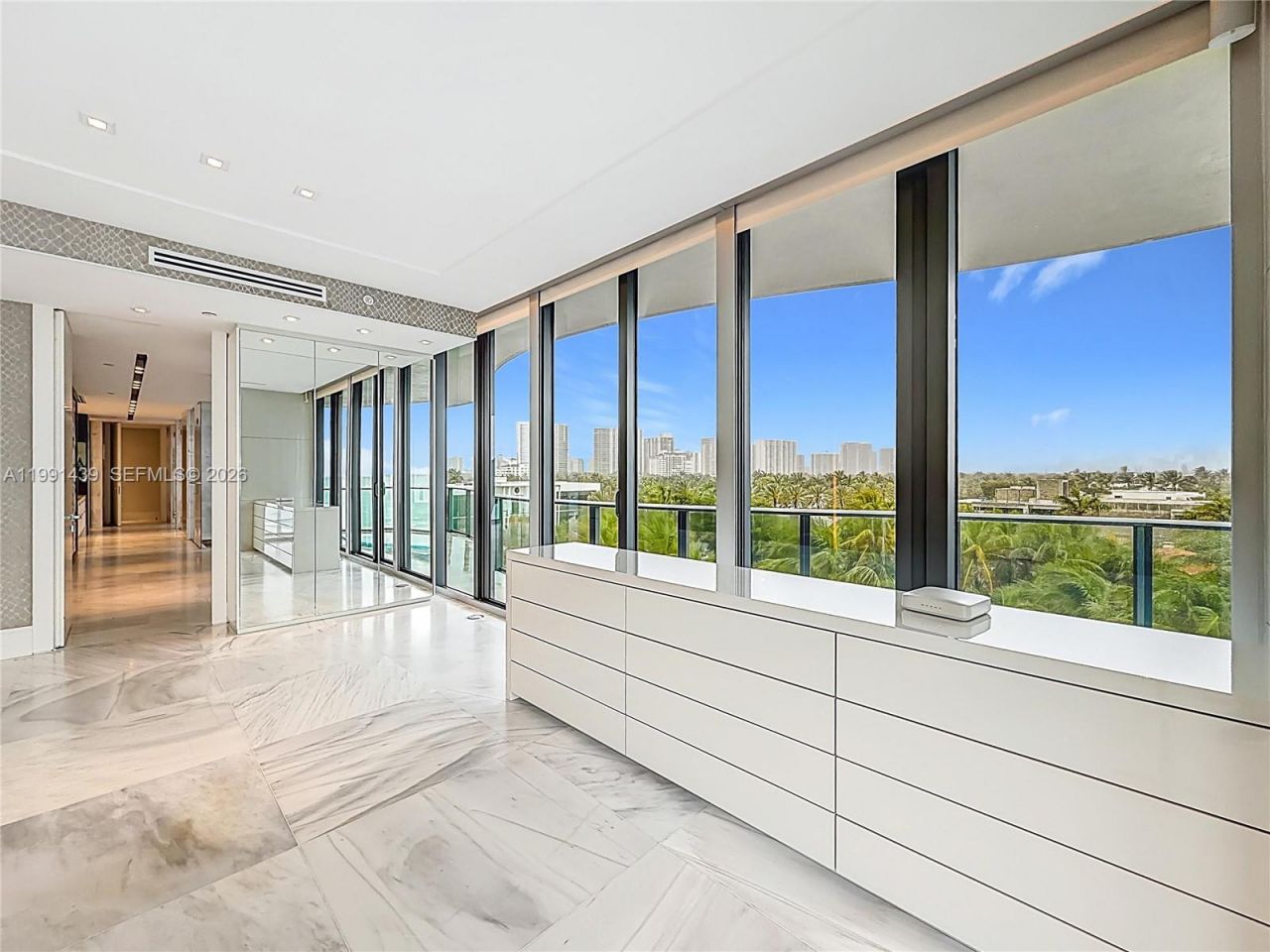 19575 Collins Ave, Unit 5, Sunny Isles Beach, FL 33160 Photo