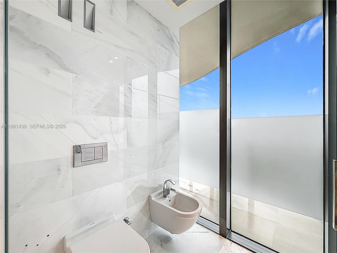 19575 Collins Ave, Unit 5, Sunny Isles Beach, FL 33160 Photo