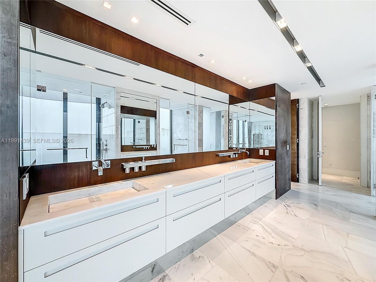 19575 Collins Ave, Unit 5, Sunny Isles Beach, FL 33160 Photo