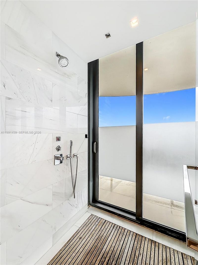 19575 Collins Ave, Unit 5, Sunny Isles Beach, FL 33160 Photo