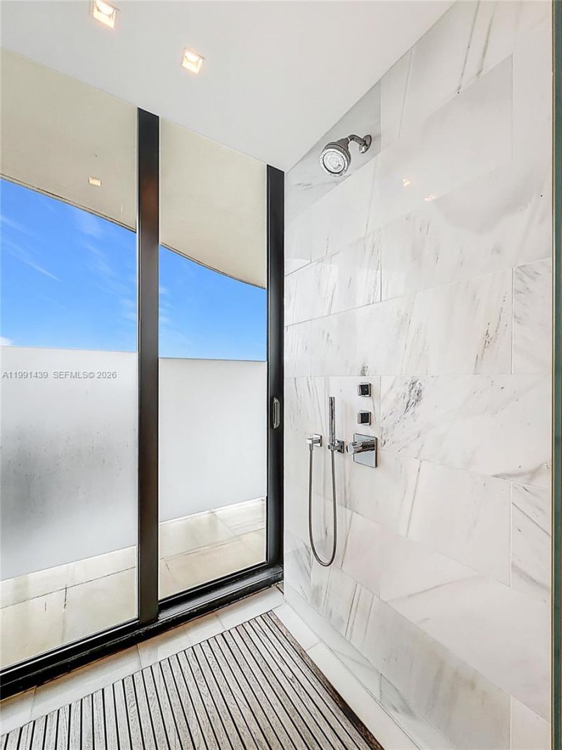 19575 Collins Ave, Unit 5, Sunny Isles Beach, FL 33160 Photo