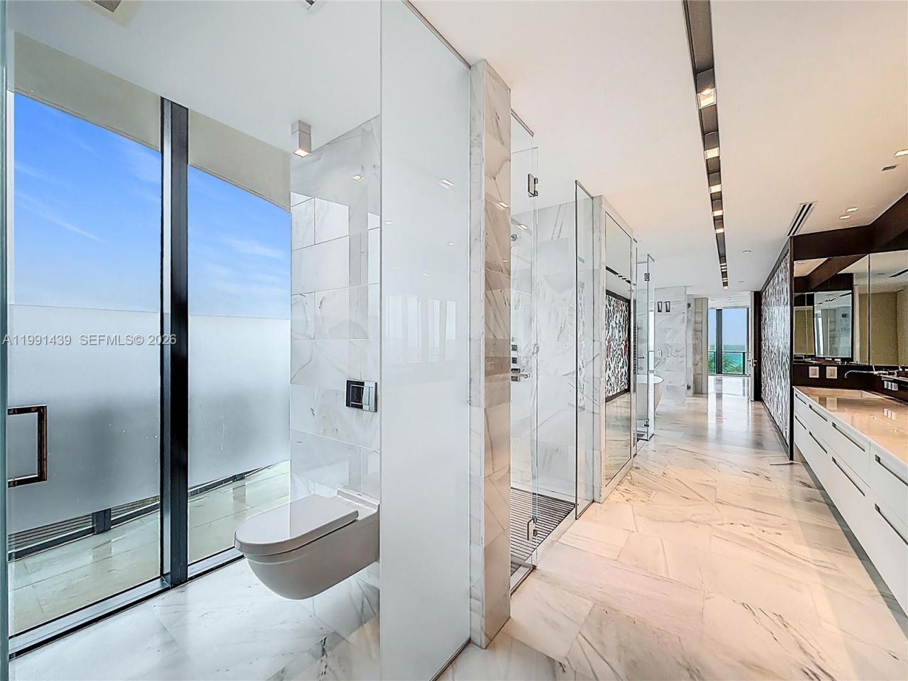 19575 Collins Ave, Unit 5, Sunny Isles Beach, FL 33160 Photo