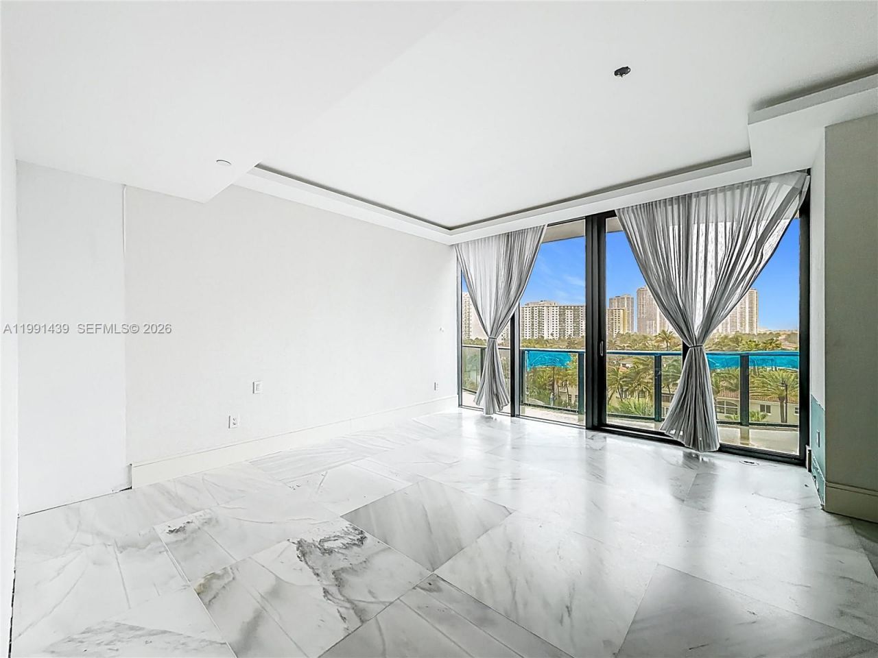 19575 Collins Ave, Unit 5, Sunny Isles Beach, FL 33160 Photo