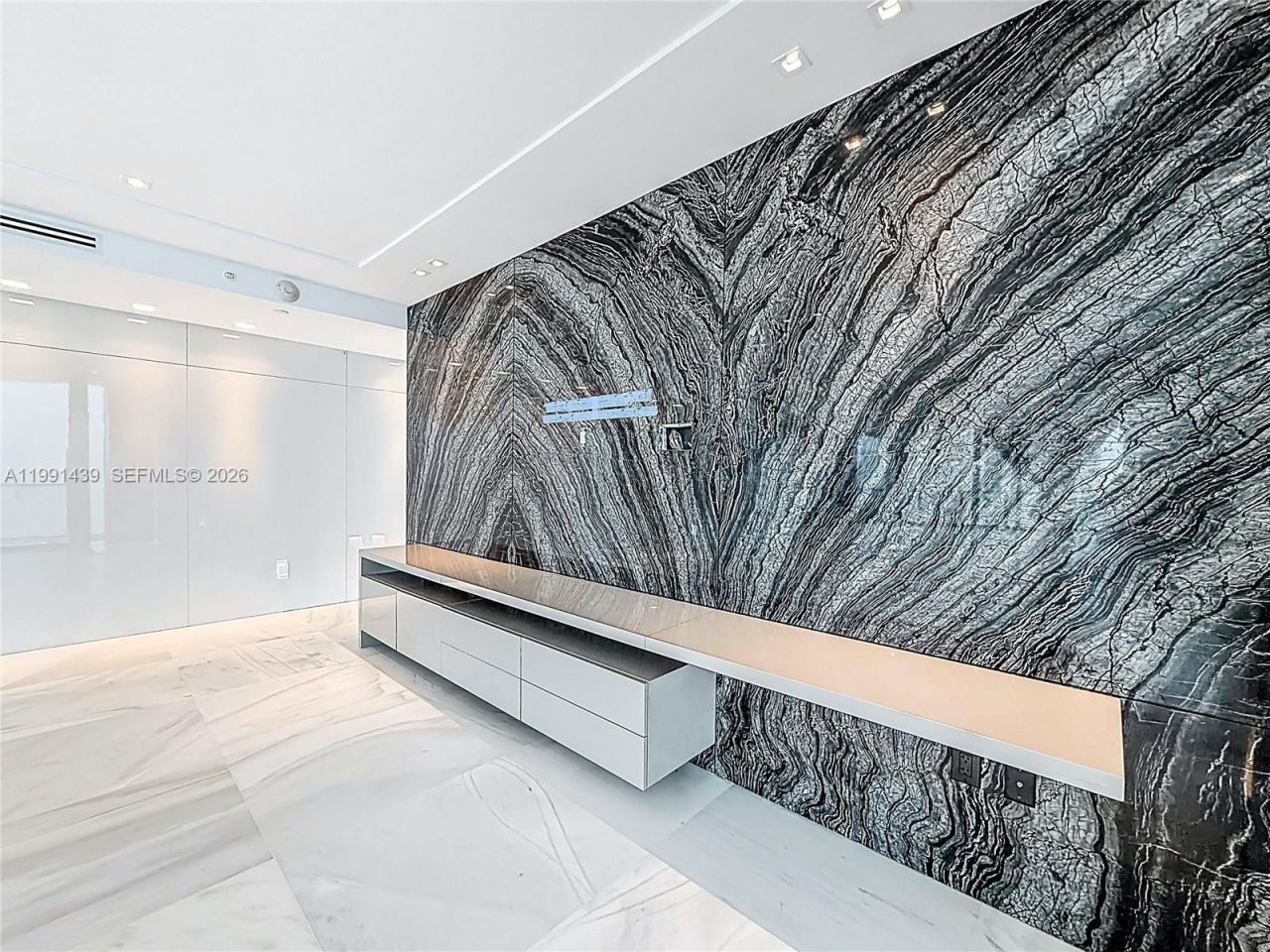 19575 Collins Ave, Unit 5, Sunny Isles Beach, FL 33160 Photo