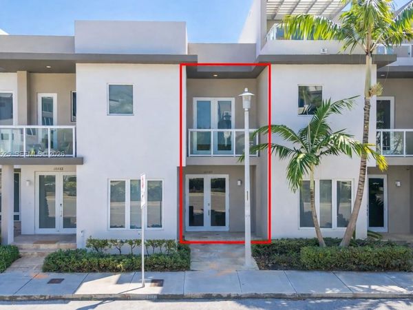 10502 NW 66th St, Doral, FL 33178