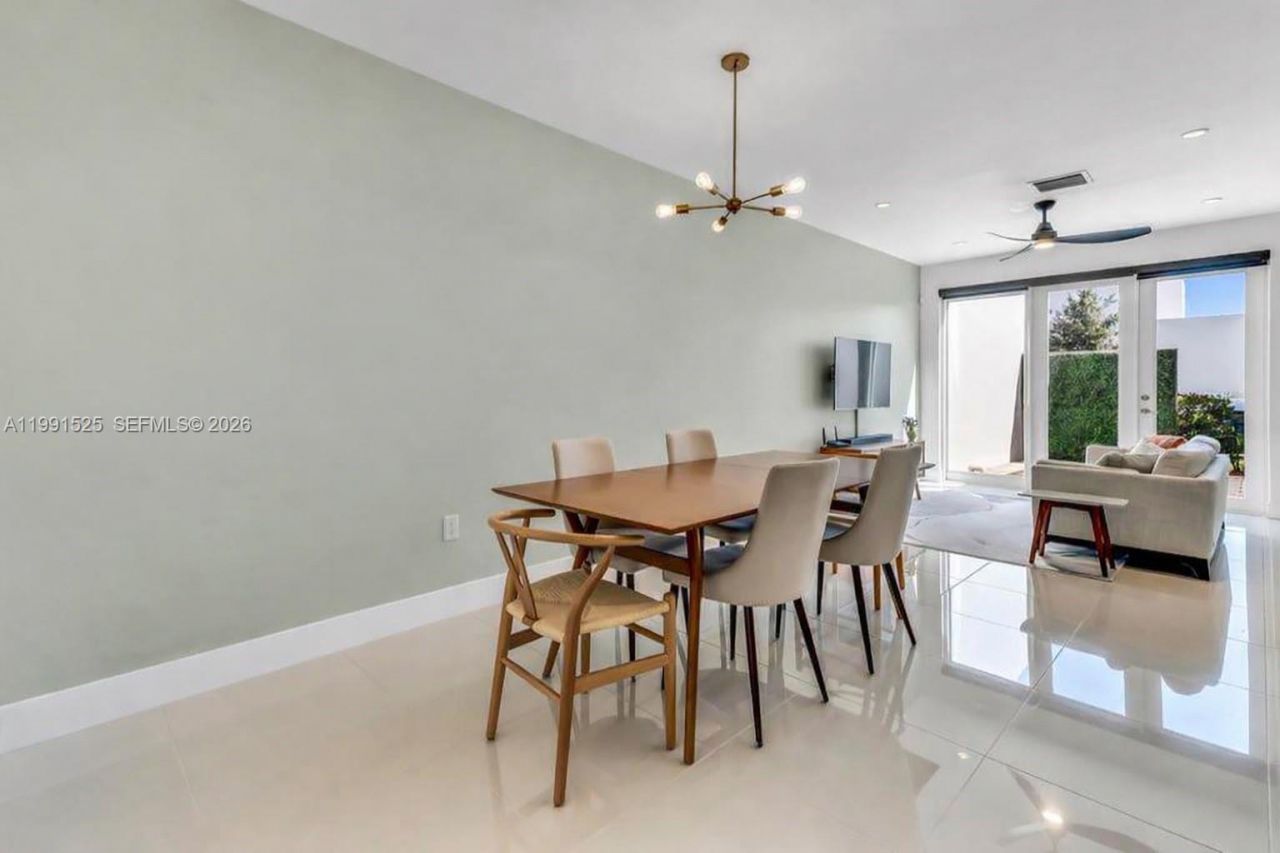 10502 NW 66th St, Doral, FL 33178 Photo