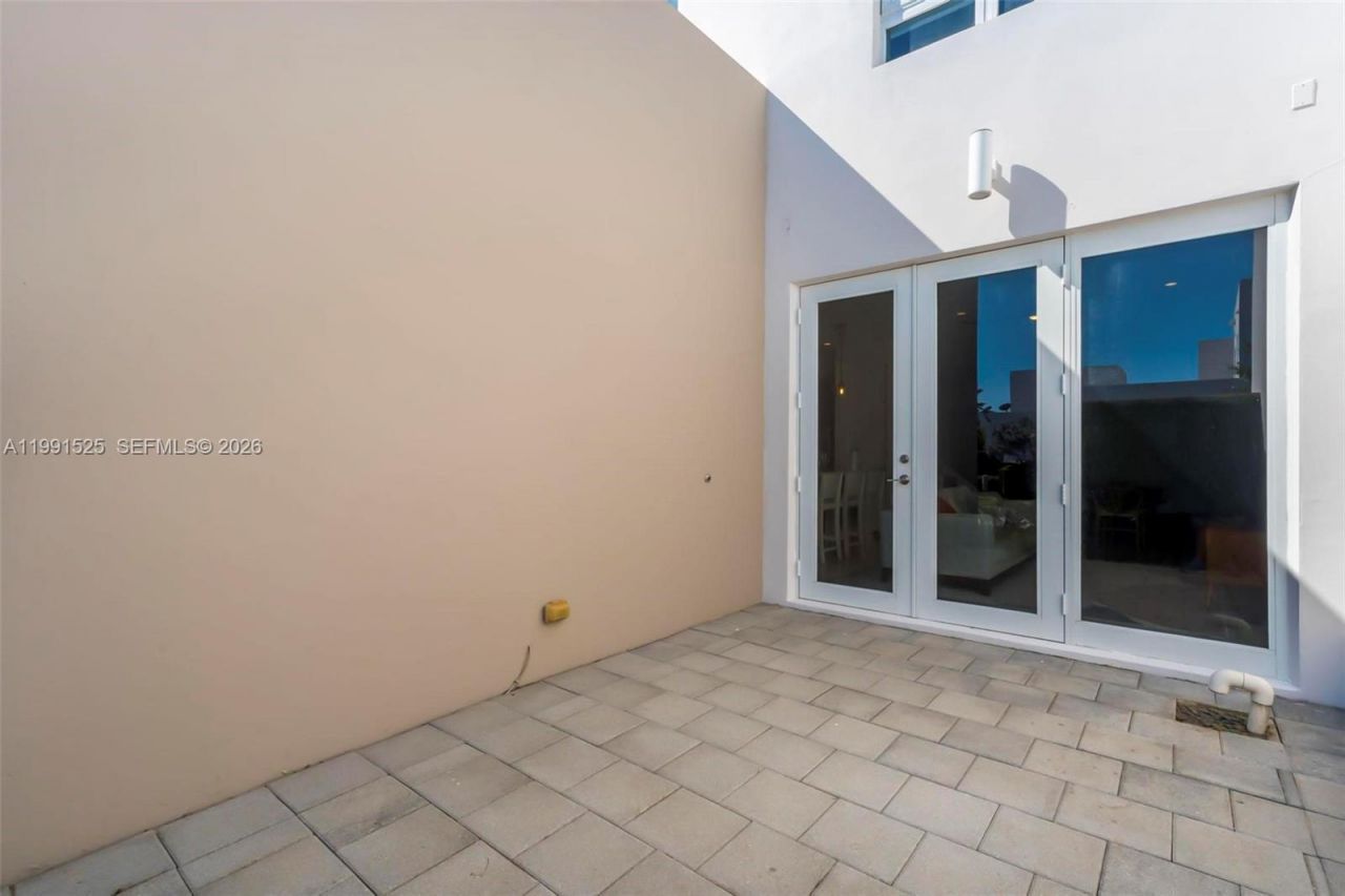 10502 NW 66th St, Doral, FL 33178 Photo