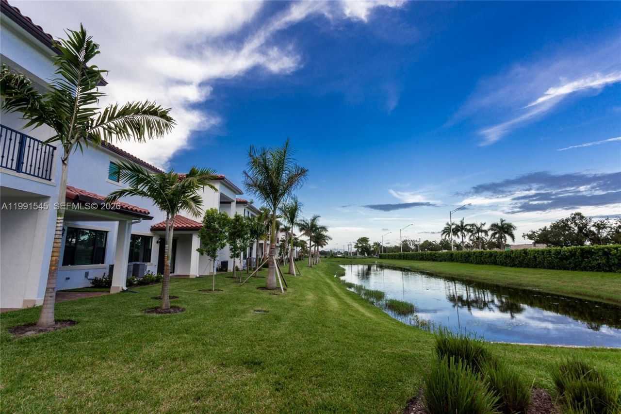 11340 SW 16th St , Unit 11340, Pembroke Pines, FL 33025 Photo