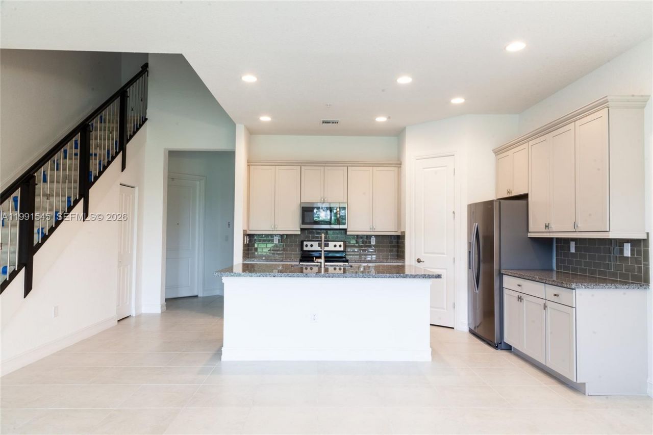 11340 SW 16th St , Unit 11340, Pembroke Pines, FL 33025 Photo