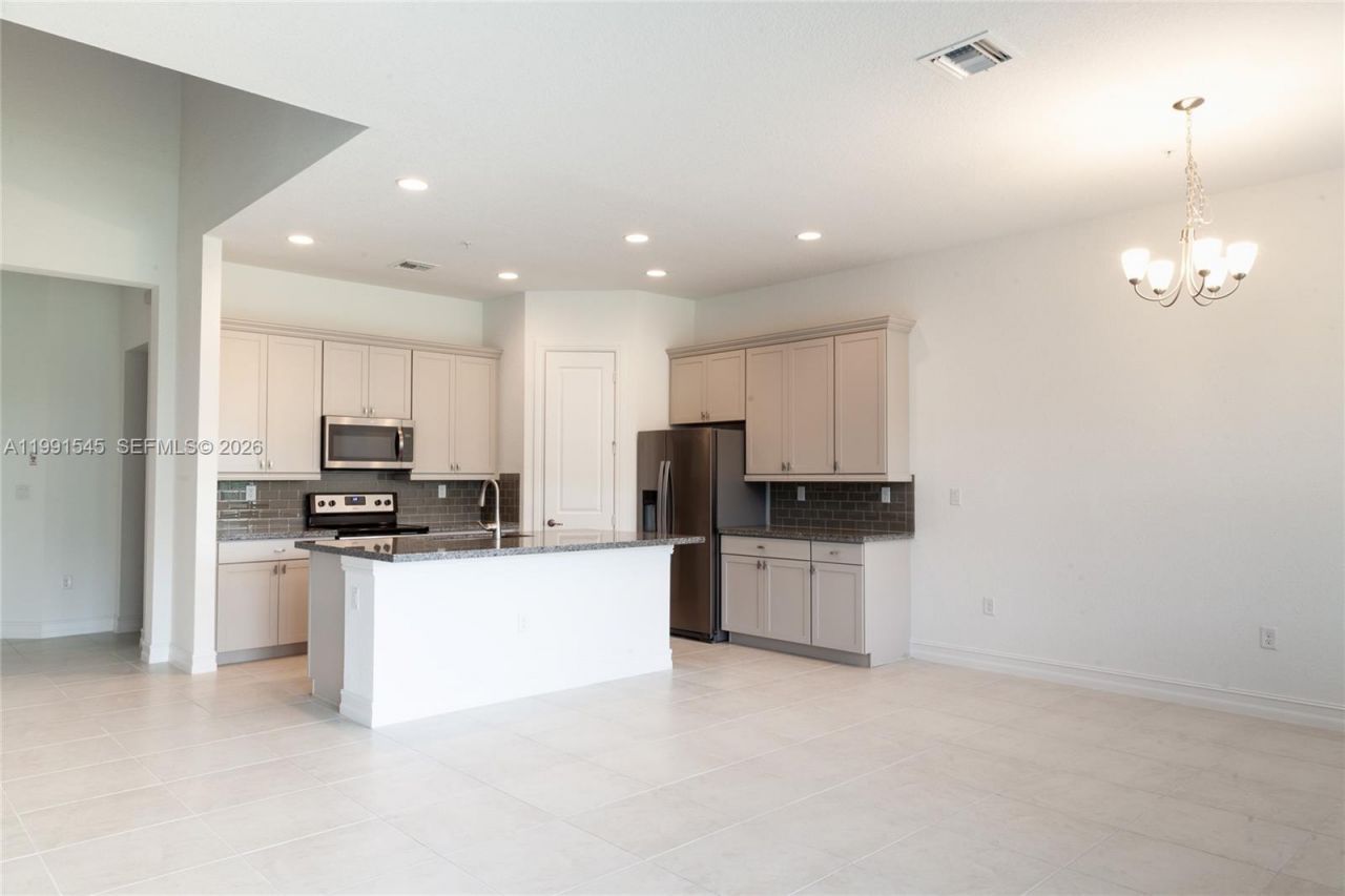 11340 SW 16th St , Unit 11340, Pembroke Pines, FL 33025 Photo