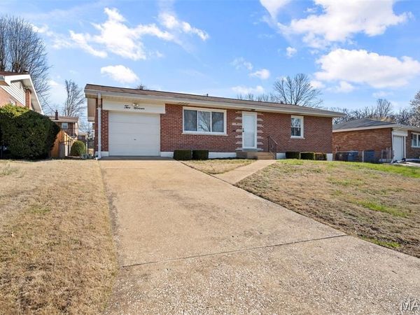 211 Southampton Drive, St Louis, MO 63125