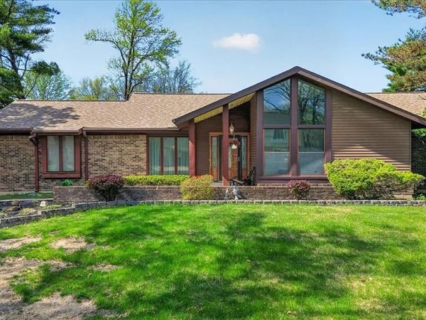 15233 Country Ridge Drive, Chesterfield, MO 63017