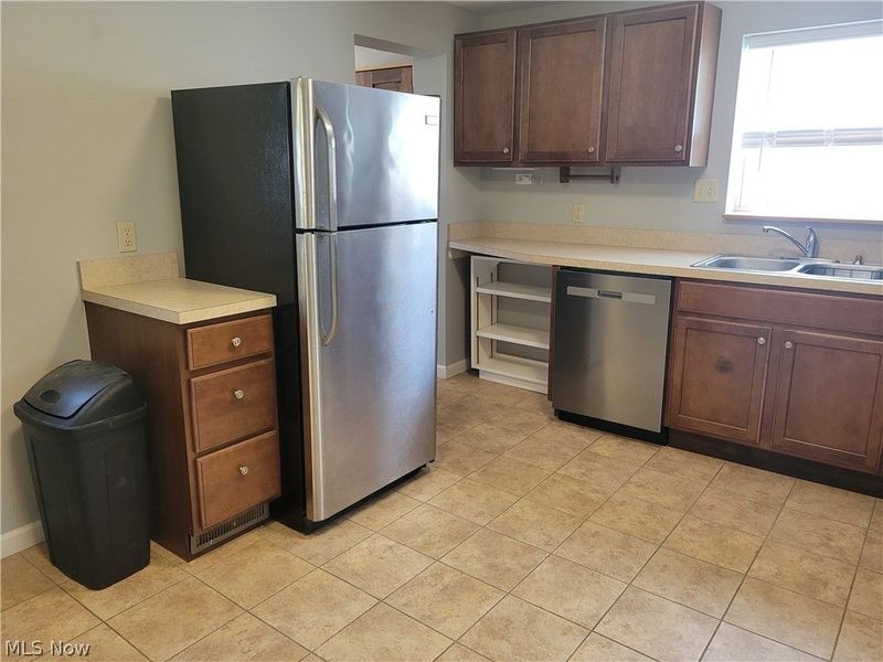 835 Mae Street, Kent, OH 44240 Photo 6